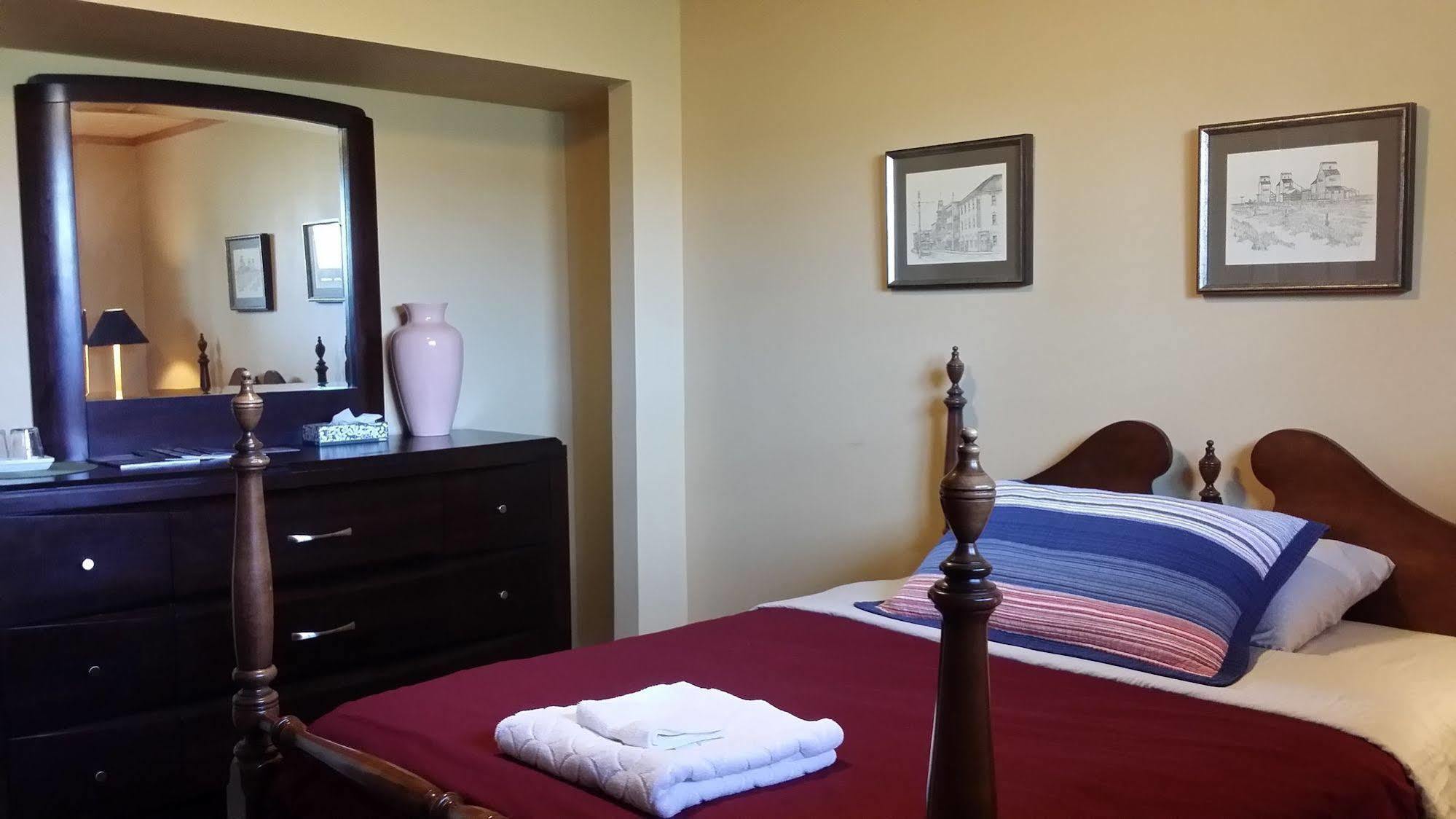 Eileen'S Bed & Breakfast/Guest House เฮย์ริเวอร์ ภายนอก รูปภาพ
